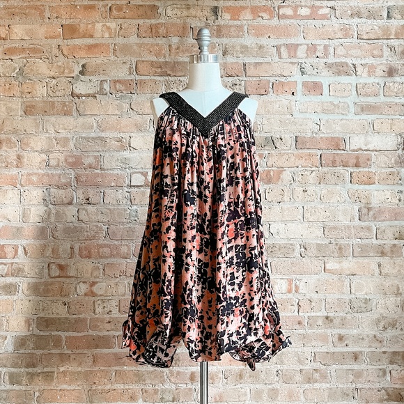 Abstract Print Dress with Beaded Detail - Picture 15 of 16